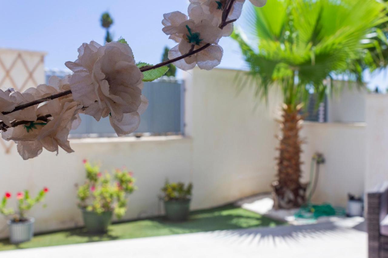 Bungalow Pink Garden Oriola  Exterior foto